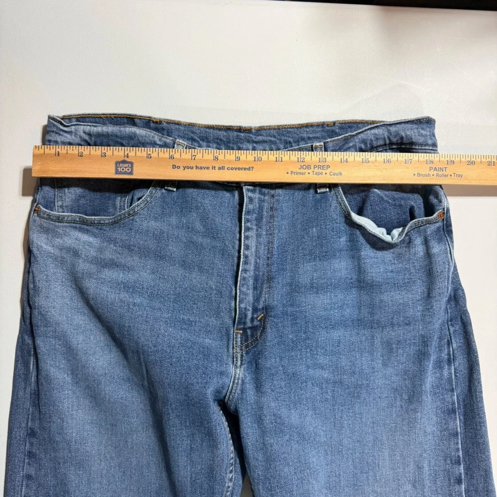 Levis 505 Regular Fit Straight Leg Jeans Mens 38x34 Medium Wash Blue Denim Pants